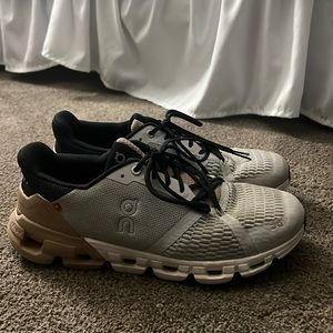 Onclouds Size W 9.5
